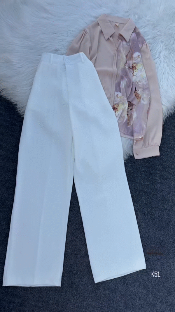 Elegant Floral Blouse & Wide-Leg Pants Set – Chic & Sophisticated