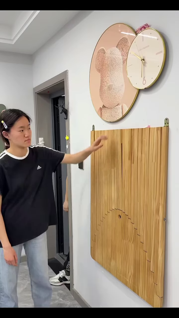 🪄 Space-Saving Magic: The Wall-Mounted Folding "Piano" Chair! 🪑✨