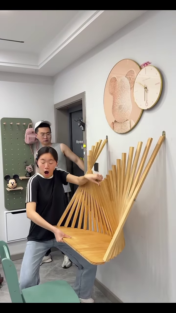 🪄 Space-Saving Magic: The Wall-Mounted Folding "Piano" Chair! 🪑✨
